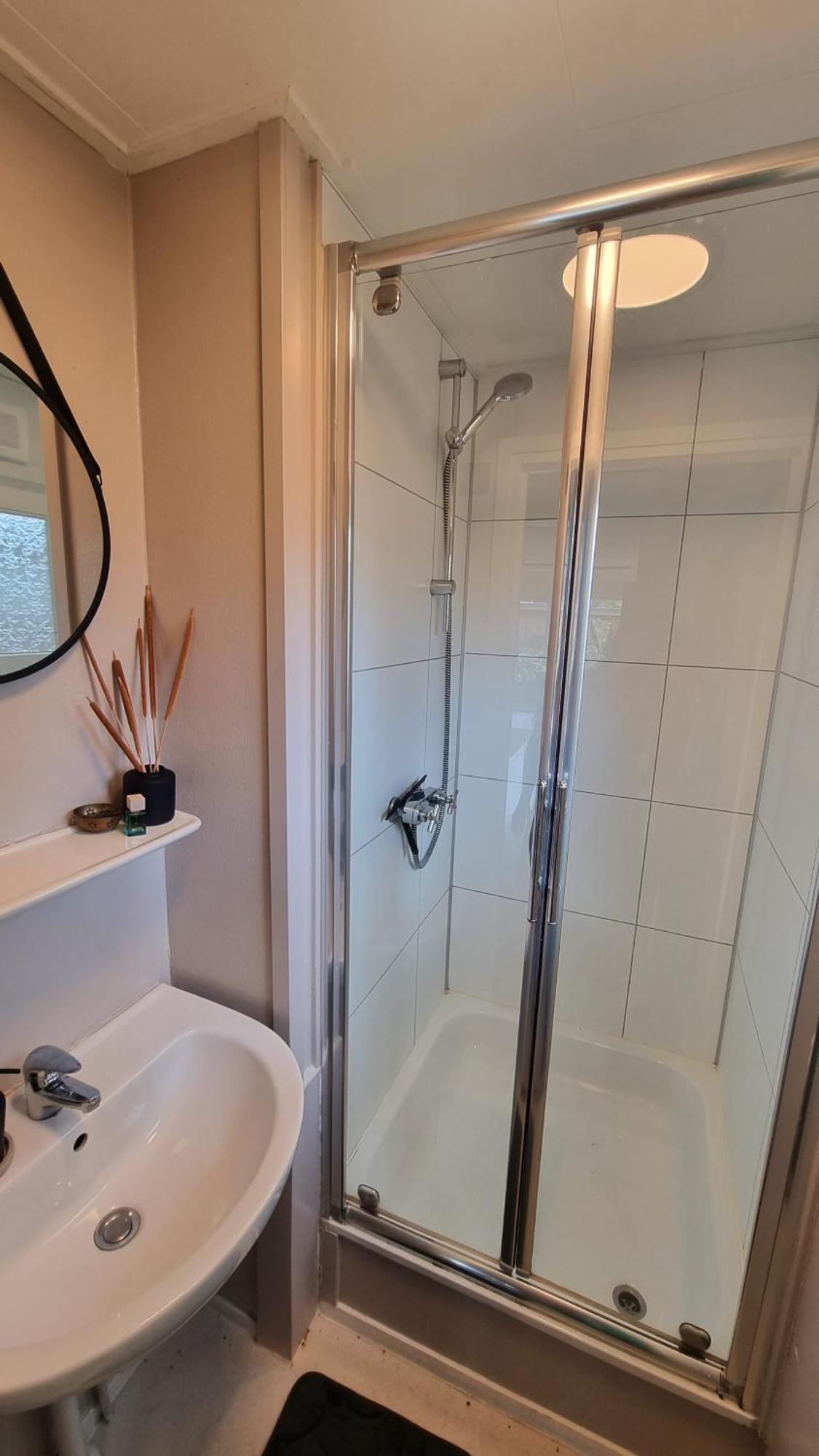 Gezellig Gemoderniseerd Chalet Op De Veluwe Putten Bagian luar foto