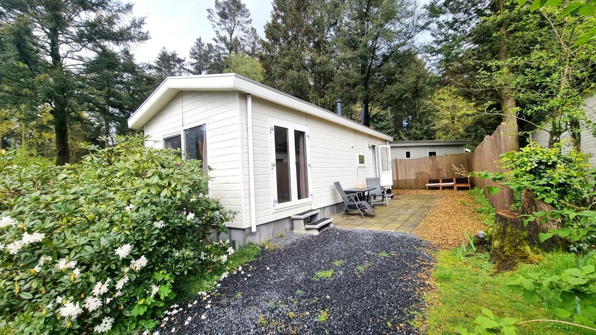 Gezellig Gemoderniseerd Chalet Op De Veluwe Putten Bagian luar foto